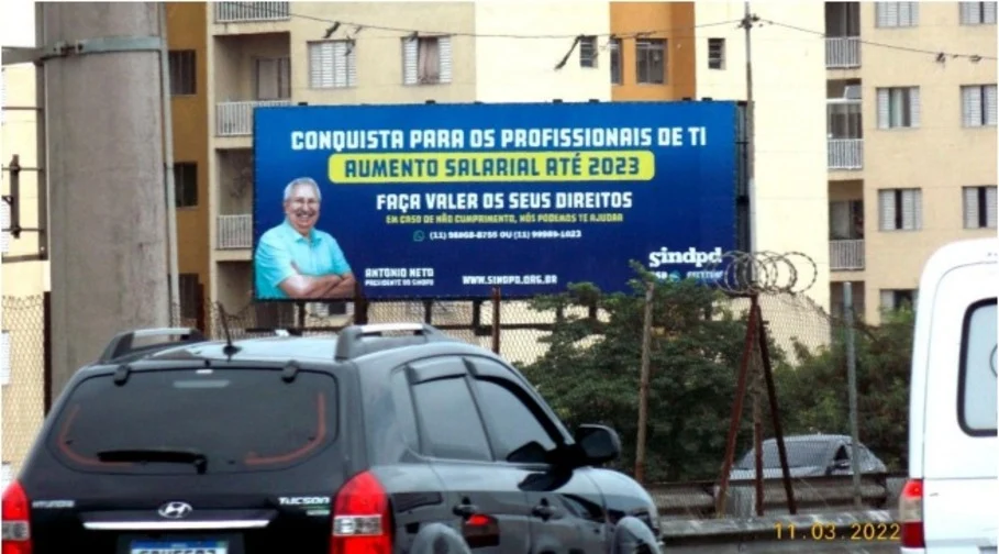 Sindpd botou outdoor na rua em São Paulo. Foto: Divulgação.