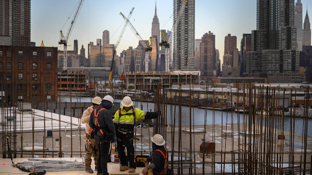US Job Growth Beats Expectations in February, Wages Rise Moderately US Job Growth Beats Expectations in February, Wages Rise Moderately