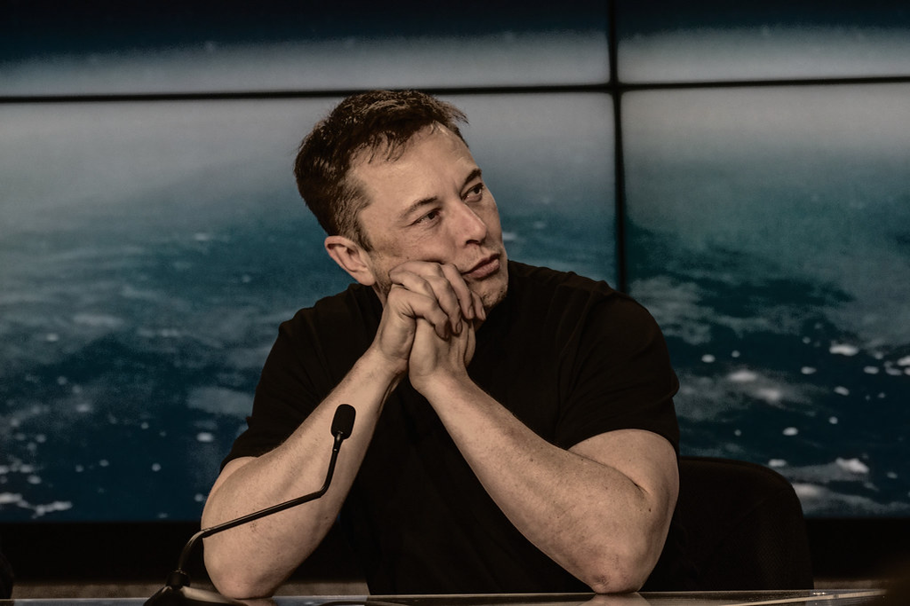 Jueza: Twitter debe dar más datos pero no el volumen "absurdo" que demanda Elon Musk