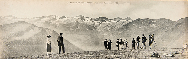 Carte postale panoramique ancienne prise à Luchon Superbagnères