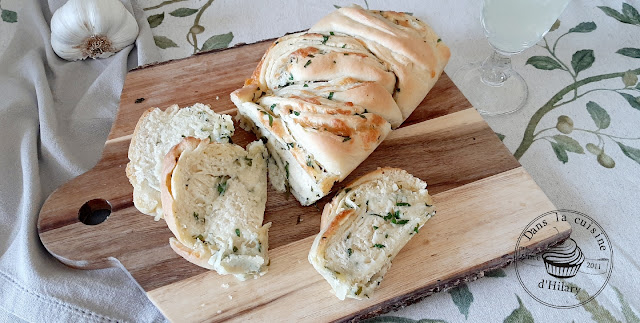 Babka salée version garlic bread (beurre d'ail persillé et mozzarella filante) - Dans la cuisine d'Hilary