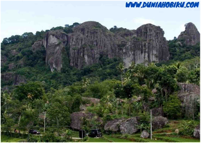 suasana dari kaki Gunung Api Purba