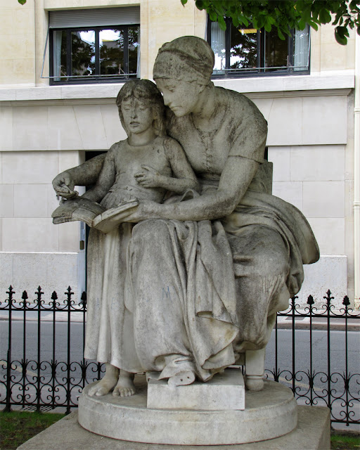 L'éducation maternelle, The Maternal Education by Eugène Delaplanche, square Samuel-Rousseau, Paris