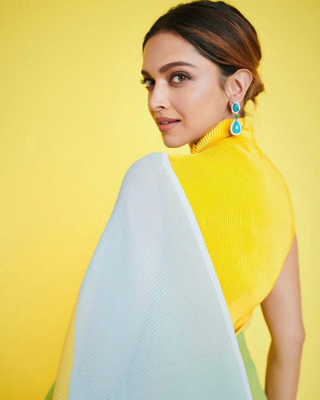 Pic Talk: Deepika Padukone Awesome Still Pictures