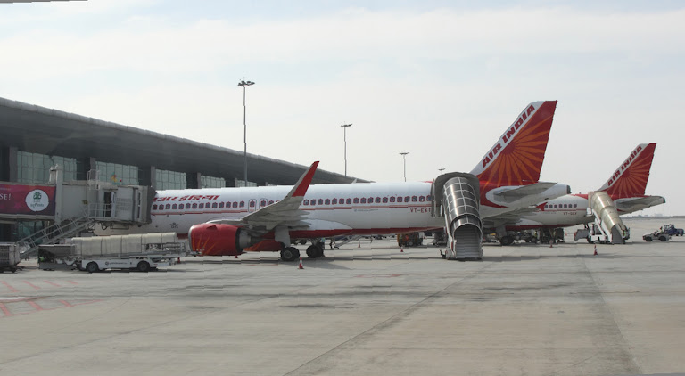 Air India на взлётной полосе: Индия усиливает контроль безопасности полётов после трагедии.