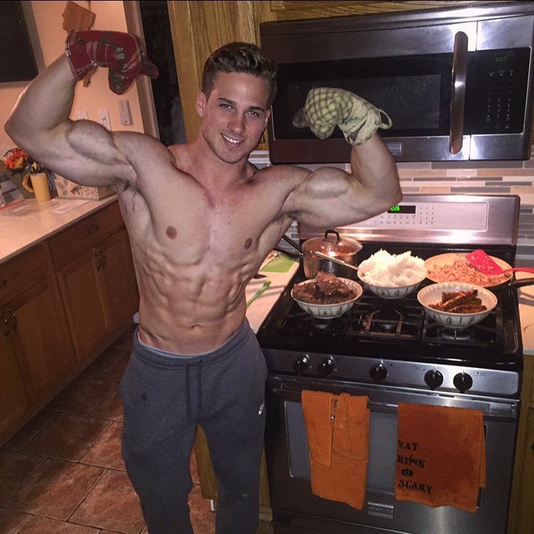 sexy-male-cook-nick-sandell-shirtless-kitchen-muscle-hunk