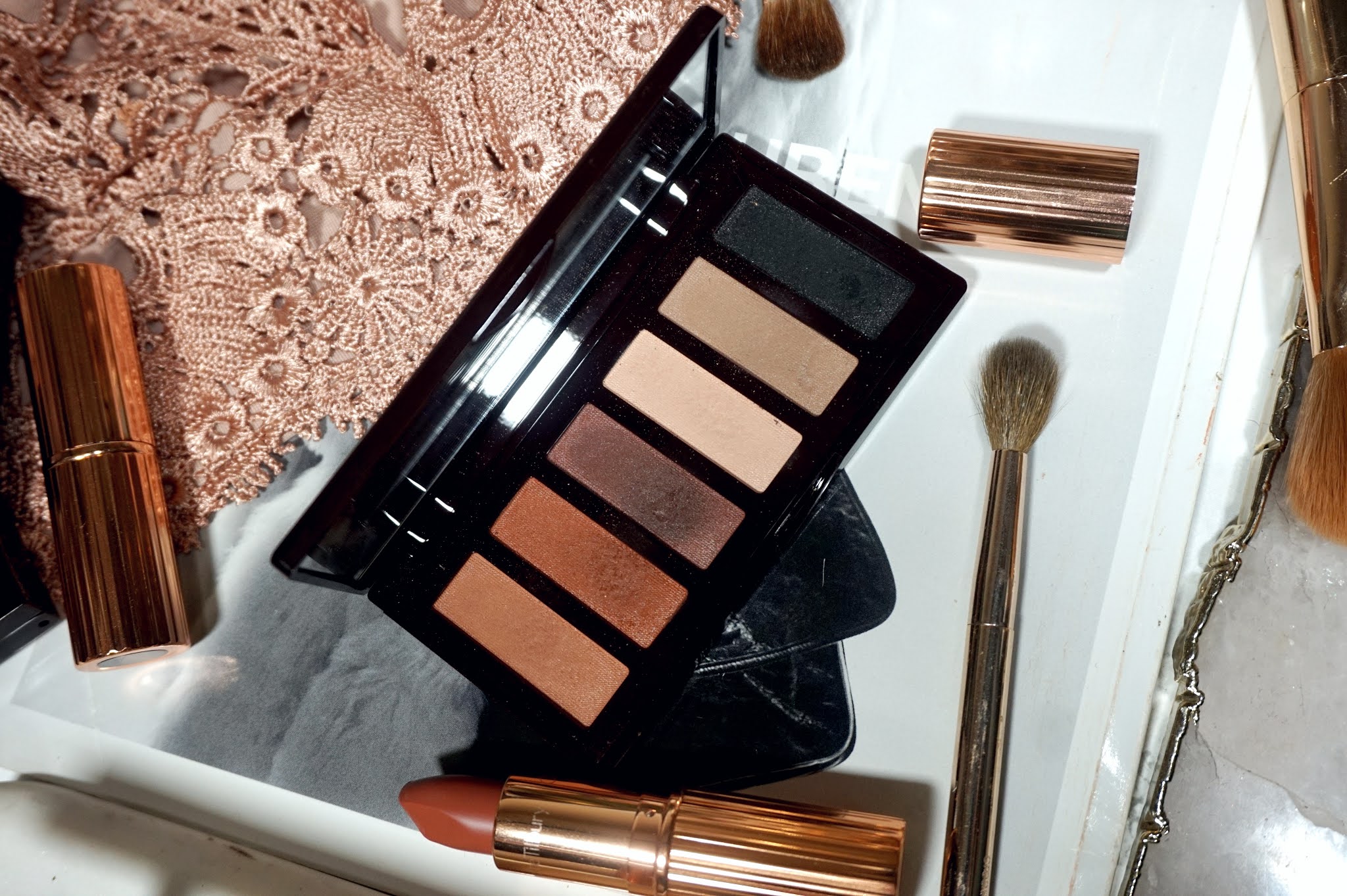 Charlotte Tilbury Super Nudes Easy Eyeshadow Palette Review and Swatches