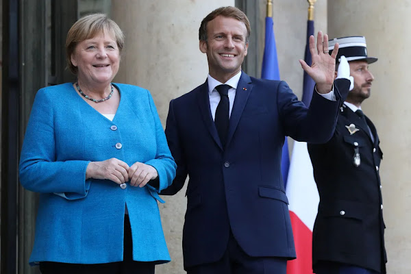 Macron a veillé jusqu'à 4h du matin autour d'une bouteille de vin avec… Angela Merkel !