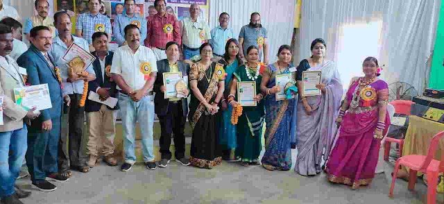 गीता देवी हिमधर और मधुलिका दुबे को मिला बेस्ट टीचर अवॉर्ड