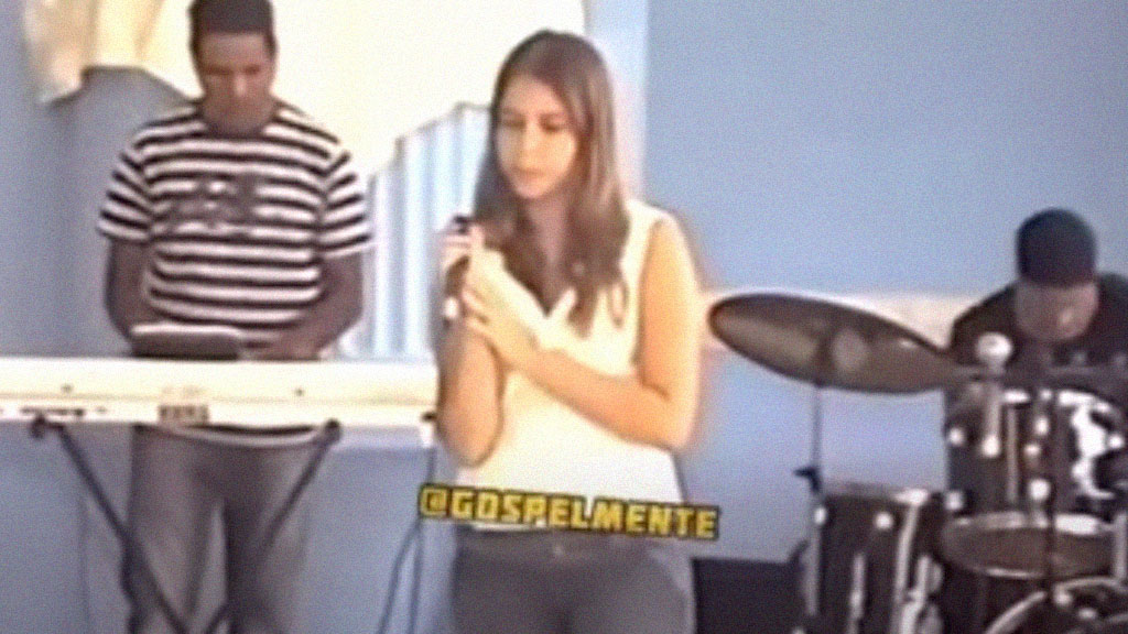 Vídeo de Marília Mendonça cantando em igreja em 2013 viraliza e emociona fãs