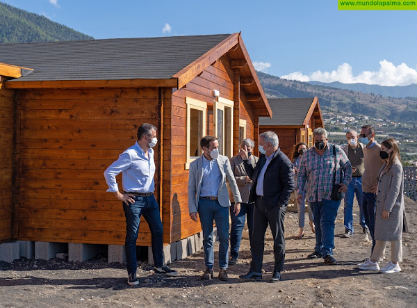 El consejero Sebastián Franquis informa que el Gobierno ha adquirido 85 nuevas viviendas modulares para las familias que perdieron su hogar en la erupción de La Palma