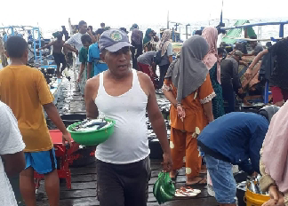 Mengapa Kita Perlu Memprioritaskan Keberlanjutan di Desa SariaOpini Oleh : Sahrir Jamsin Ketua Semaindo Halbar DKI Jakarta.