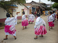 Танцы в боливийском городе Рурренабаке
