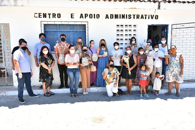 Primeira-dama da Paraíba visita artesãs homenageadas no 33º Salão do Artesanato Paraibano