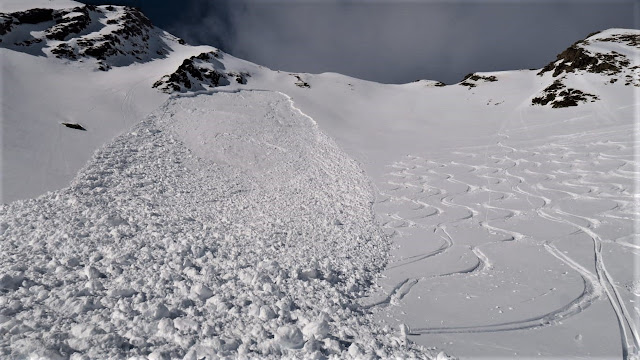 Distacco a distanza il 05.02.2022, Verbon in val Casies a 2600 m su un versante esposto a est. (Foto: Guida alpina Werner Tinkhauser, 05.02.2022)