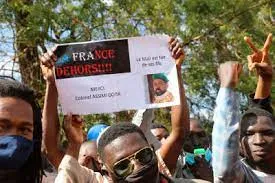 "Down with Imperialism"..Thousands of people demonstrate in Mali, denouncing the increasing French pressure  Tens of thousands joined a government-sponsored rally in Mali's capital, Bamako, to protest against new regional economic sanctions as well as increasing pressure from France, the country's former colonial master, after the ruling military junta postponed promised elections for four years.  Tens of thousands joined a government-sponsored rally in Mali's capital, Bamako, to protest against new regional economic sanctions as well as increasing pressure from France, the country's former colonial master, after the ruling military junta postponed promised elections for four years.  Friday's demonstration, which was organized in Bamako's Independence Square, included the country's prime minister and other ministers in the transitional government led by Colonel Asmi Guetta, who declared himself president after the second military coup last year.  "Down with imperialism, down with ECOWAS, down with France," the demonstrators chanted.  The demonstration included the country's prime minister and other ministers in the transitional government led by Colonel Asimi Gueta (Reuters) ECOWAS, a 15-nation West African regional bloc, imposed tougher economic sanctions on Mali last Sunday, saying the transitional government had failed to make progress toward holding presidential elections as promised at the end of February, 18 months after Mali's first-led coup. Guetta.  Gueta insists that it is impossible to organize the promised elections due to the worsening insecurity.  Militants have expanded their influence in central Mali over the past decade, repeatedly targeting the Malian army and United Nations peacekeeping forces.  After nine years of beefing up security in its former colony, France began reducing its troop presence in Mali. Critics fear that the departure of French forces will only lead to more chaos.