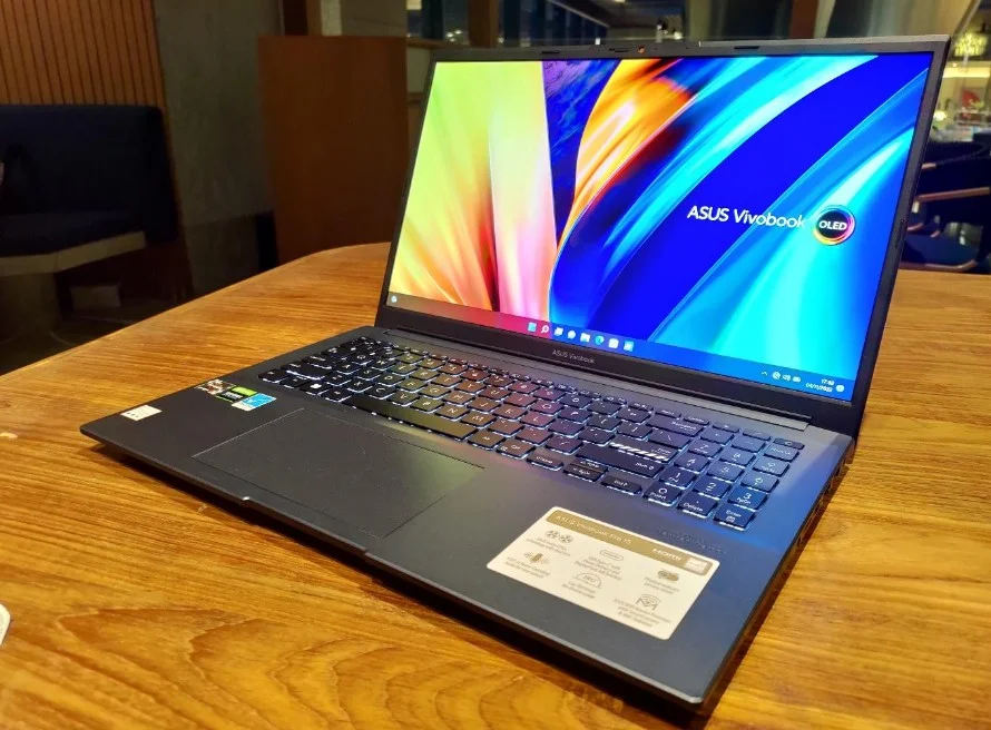 Review Asus Vivobook Pro 15 OLED M6500, Laptop OLED 120Hz yang Kencang dan Serba Bisa
