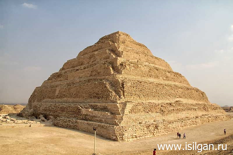 Stupenchataya-piramida-faraona-Dzhosera-Sakkare-Egipet