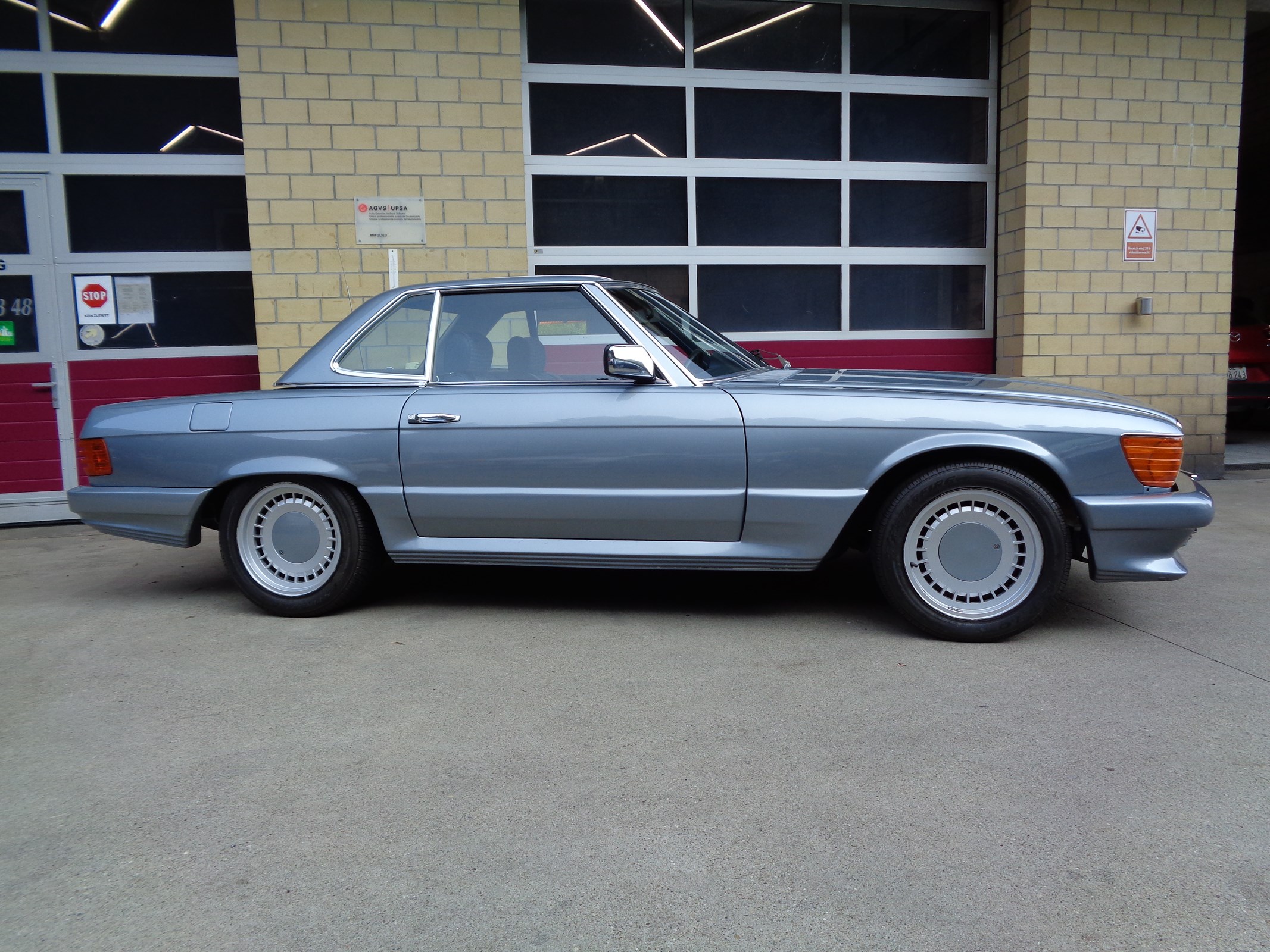 Mercedes-Benz R 107 280 SL mit Zender Bodykit