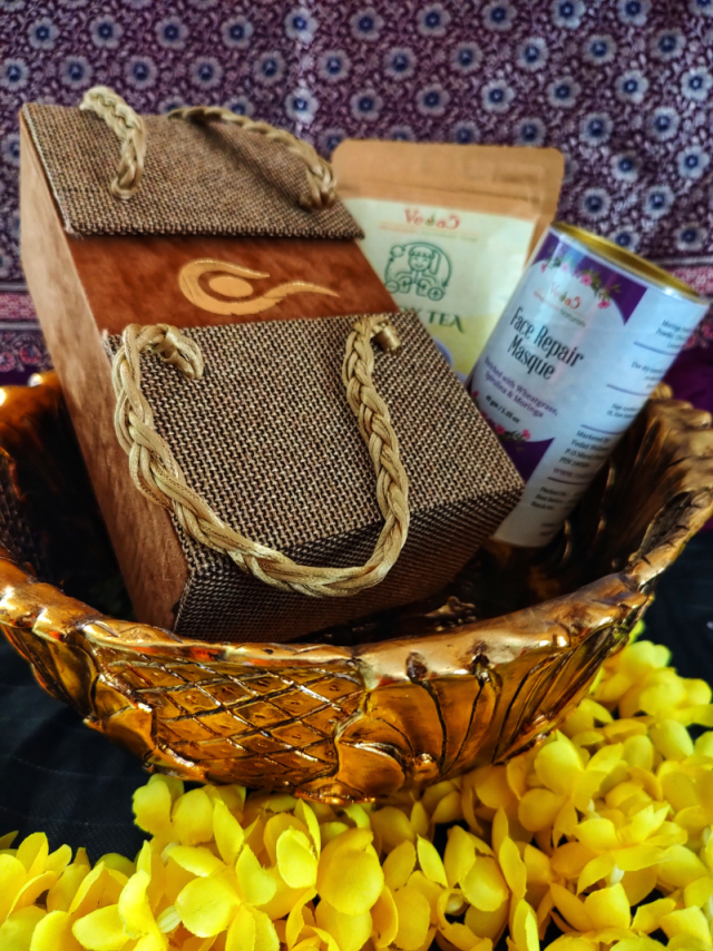  Women’s Day Gifting Ideas – Premium Ayurvedic and Herbal Wellness hamper!