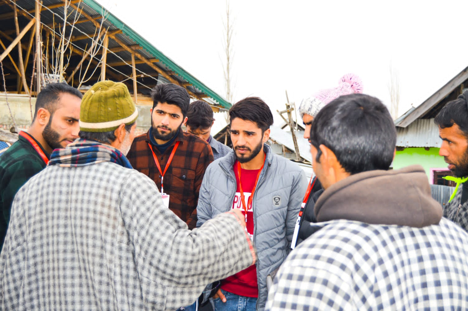 Amir Rashid Wani : Social Activist who is becoming a helping hand towards the underprivileged people of kashmir