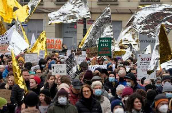 [VIDEO] Pologne : Il Y A Aussi Des Manifestations Pour Islamiser Leur Pays