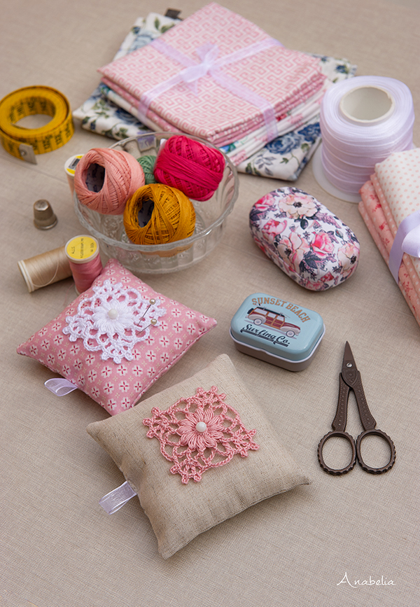 Vintage pincushion crochet motif, free pattern by Anabelia Craft Design