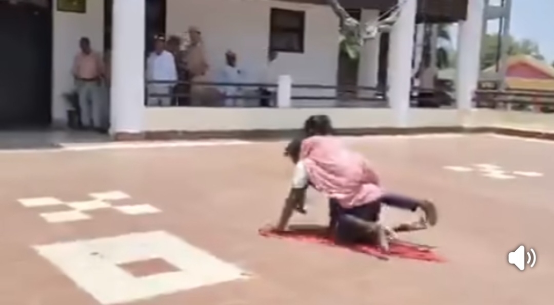 Viral video:इस डीएम ने लोकतांत्रिक देश की नाक कटवा ली यह दिव्यांग दंपति पहुंचा जिलाधिकारी कार्यालय फिर क्या?
