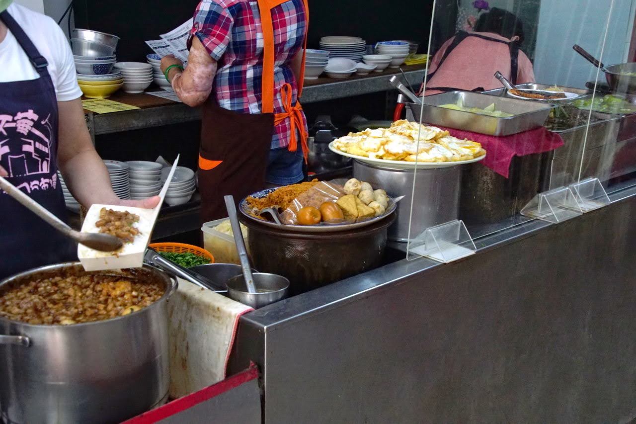 [台南][中西區] 彬｜國華街肉燥飯｜水仙宮市場在地人的飯桌｜食記