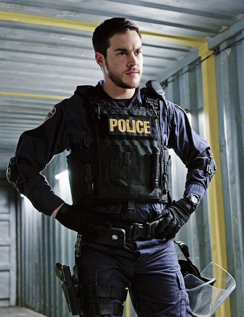 sexy-young-american-actor-policeman-uniform