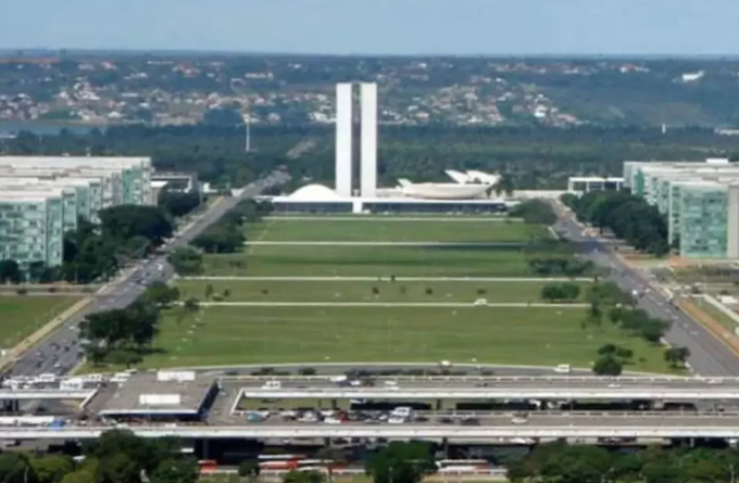 Semeando Brasília no coração dos estudantes