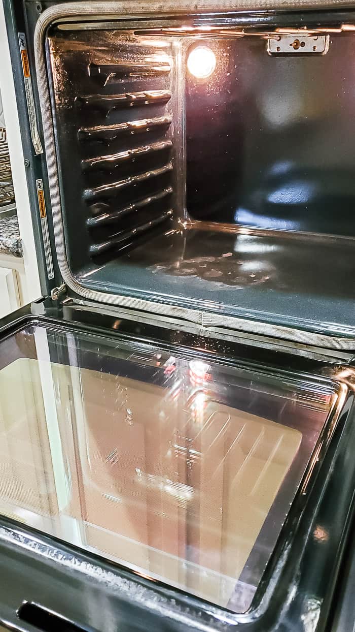 sparkling clean oven with no greasy stains