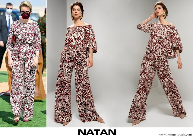 Queen Mathilde wore Natan Goyave printed linen boat neck top and Gilson wide printed linen trousers