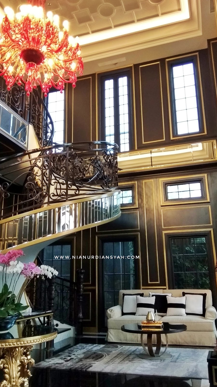 Hotel dengan konsep elegan klasik di Jogja