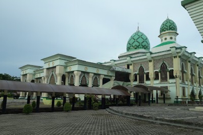 Bantu Renovasi Masjid Al Markaz Al Ma'arif Bone, Pemprov Sulsel Beri Bantuan Rp 800 Juta