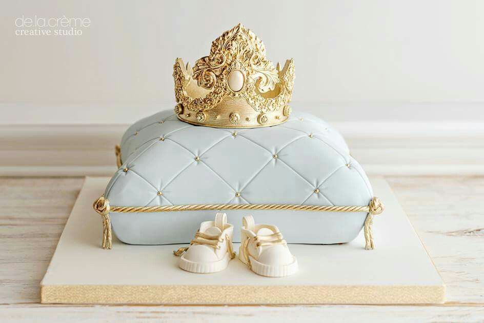 crown birthday cake