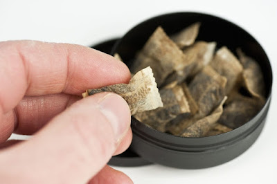 In smokeless products, tobacco or tobacco blends can be chewed, smelled, or sucked on.