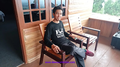 Balkon ini konon juga salah satu tempat favorit bagi Bung Karno di Puncak Rembangan Jember