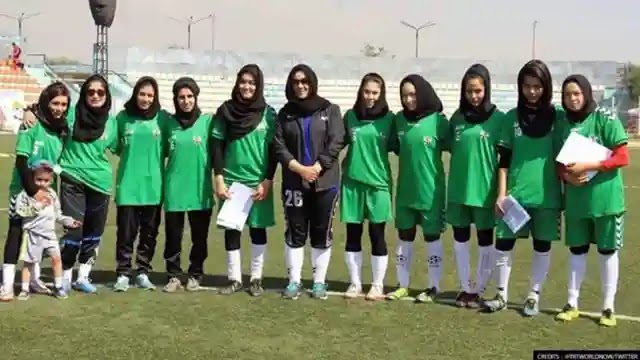 যুক্তরাজ্য আশ্রয় পাচ্ছে আফগান জুনিয়ার নারী ফুটবল দল