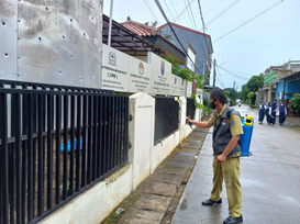 Kelurahan Meruyung Rutin Disemprot Disinfektan