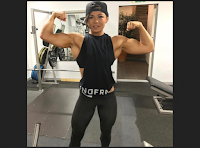 Female bodybuilder Sophie Arvebrink trains and poses chest says “girls, do not be afraid of tit-training!”