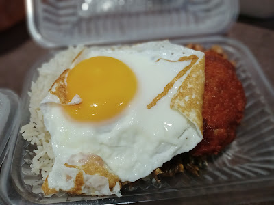 Nasi Lemak Ayam Telur Mata Dari Kedai Mamak!