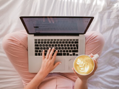 Czy blogowanie ma jeszcze sens we współczesnym świecie? lifestyle girl