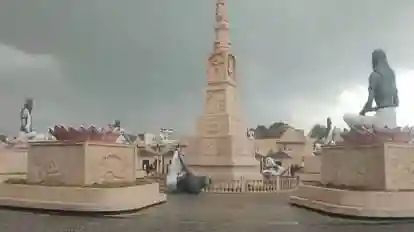 Ujjain Mahakal Lok:उज्जैन में आंधी तूफान में गिरीं महाकाल लोक की मूर्तियां,टूटीं मूर्तियां