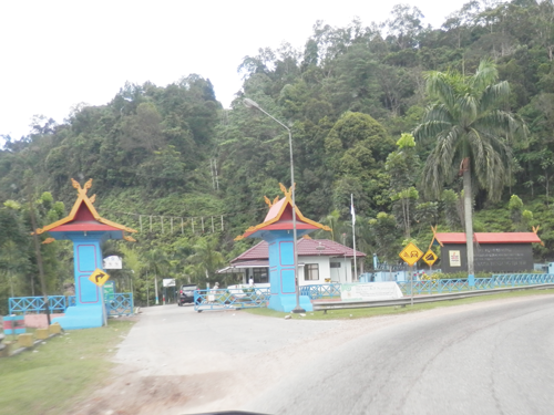 pintu gerbang waduk plta koto panjang riau