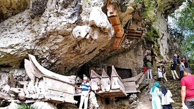 Ke'te' Kesu', Tanah Toraja, Kuburan Batu Tanah Toraja, Negeri di atas Awan Tanah Toraja