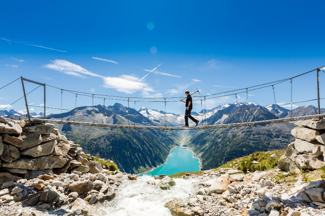 trekking in montagna