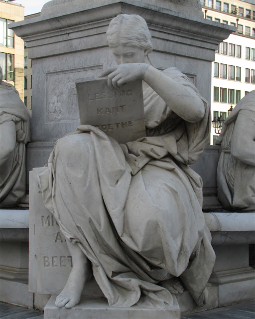 Allegorie der Geschichte, Allegory of History by Reinhold Begas, Schiller Memorial, Gendarmenmarkt, Berlin