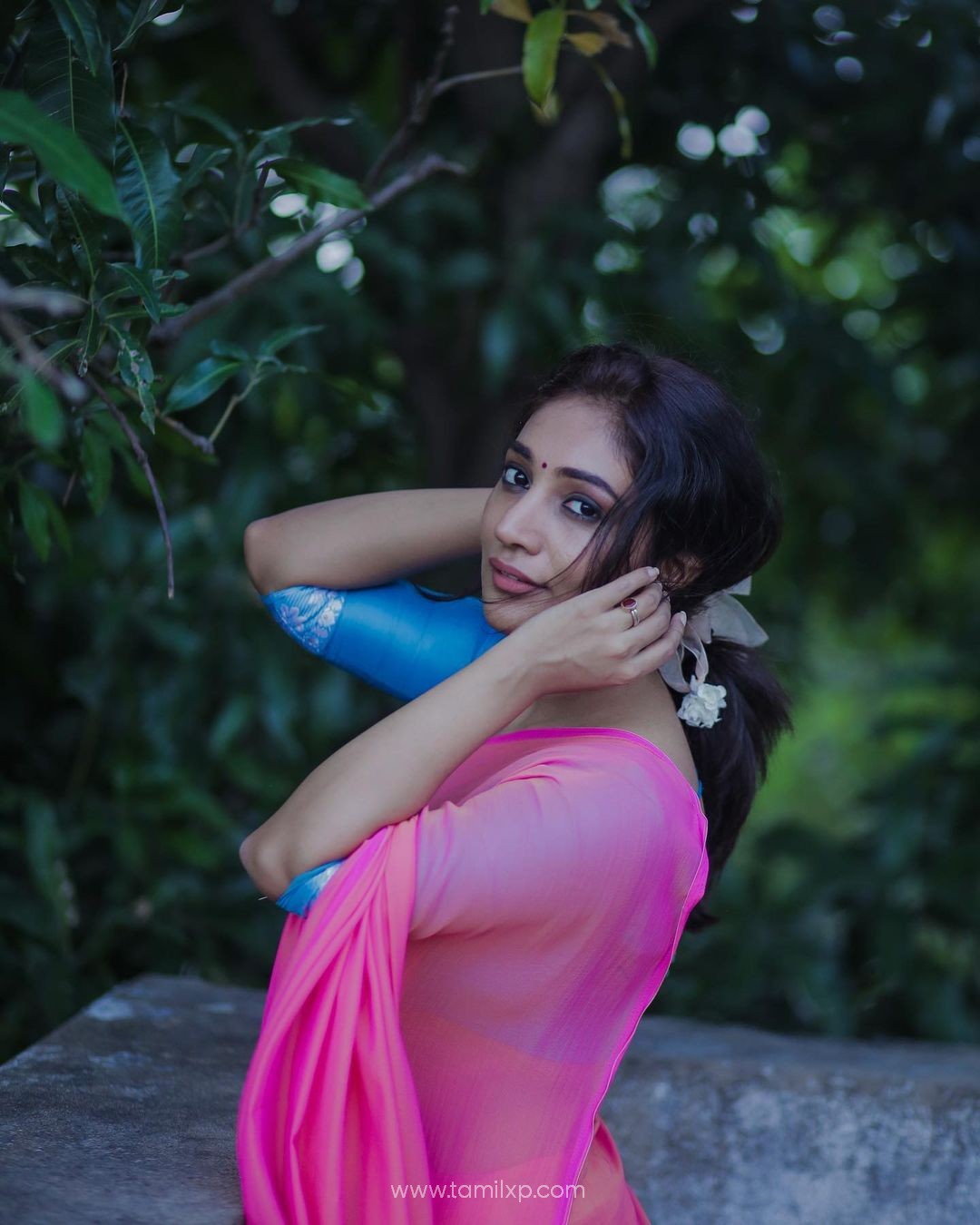 Actress bommu lakshmi photos