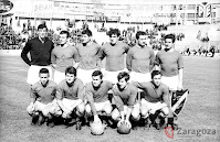 SELECCIÓN DE ESPAÑA. Temporada 1965-66. Iríbar, Tonono, Eladio, Glaría, Fusté, Rivilla. Rifé, Villa, Marcelino, Carlos Lapetra y Zaballa. SELECCIÓN DE ESPAÑA 6 SAINT-TROND FC 1 Miércoles 13/04/1966. Partido de entrenamiento. Zaragoza, estadio de La Romareda.